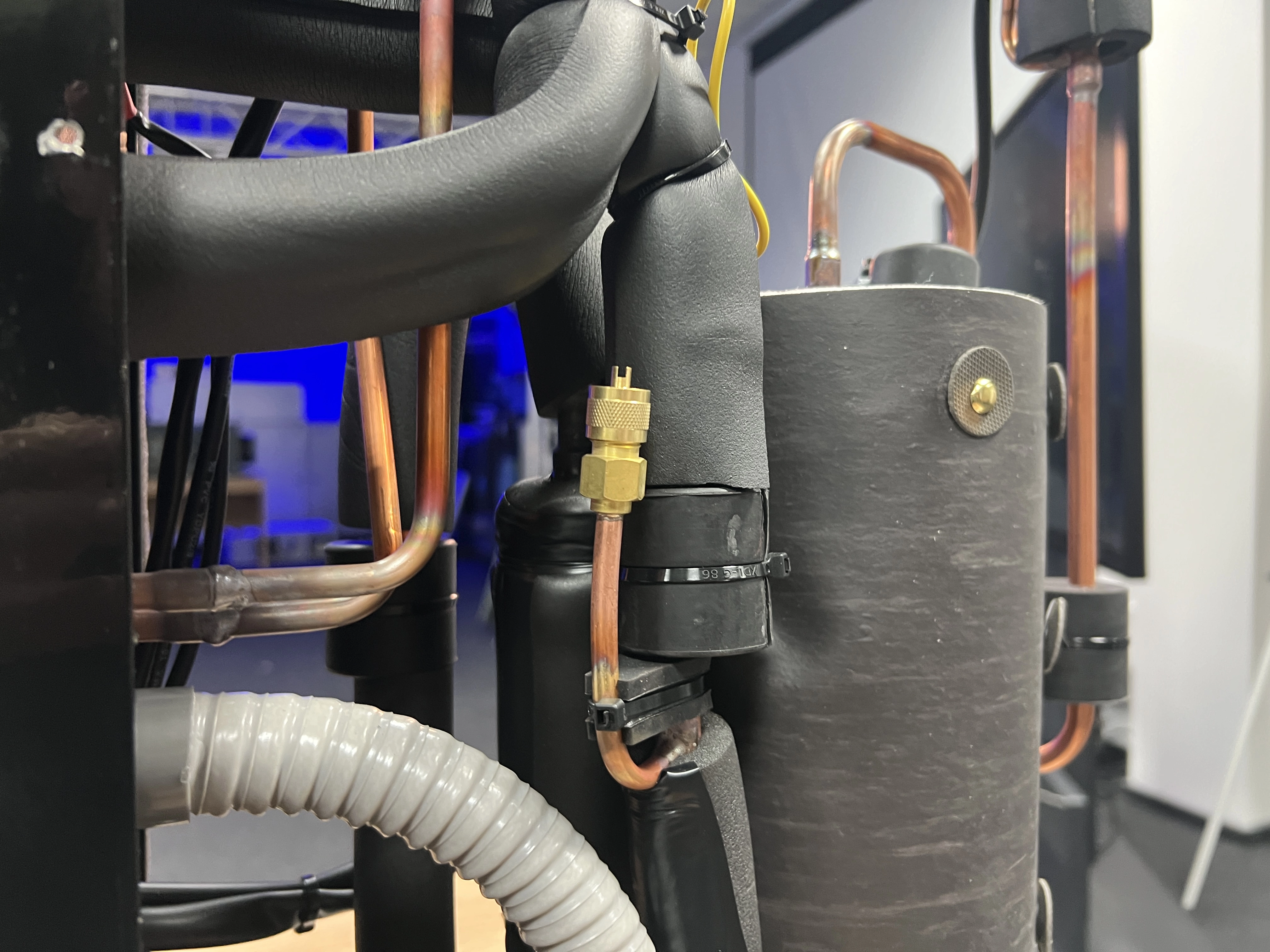 Kanałowy osuszacz do basen&oacute;w z płynnym sterowaniem Mycond MSHAC