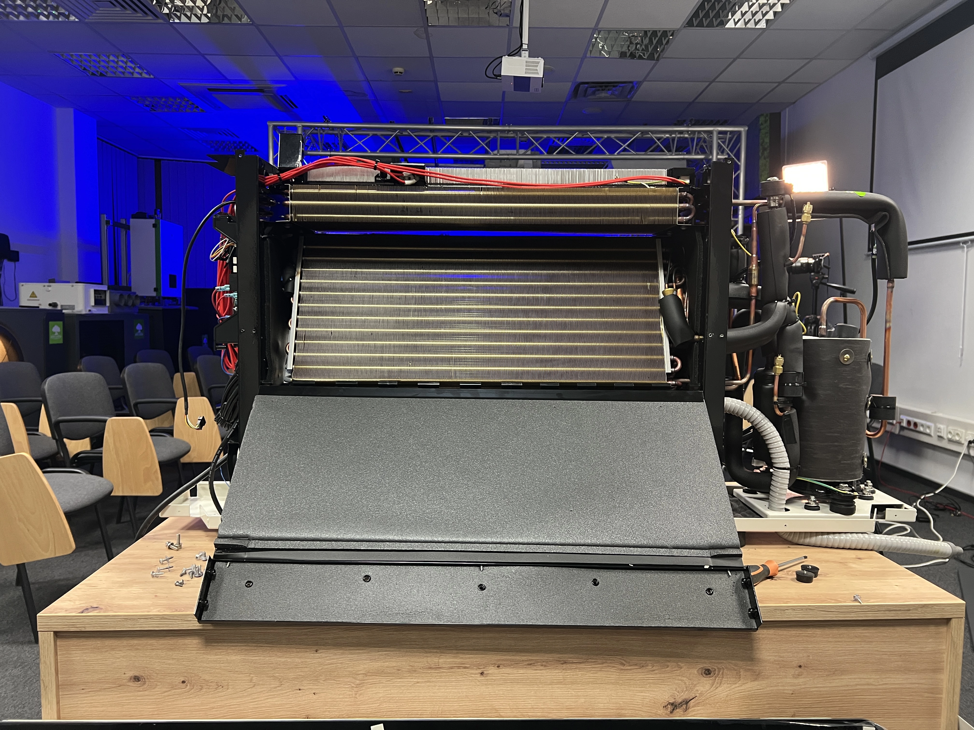 Kanałowy osuszacz do basen&oacute;w - automatyczne sterowanie Mycond MSHAC