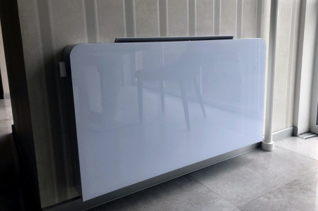 Mieszkanie Klimakonwektor zaprojektowany przez artystów, seria Glass