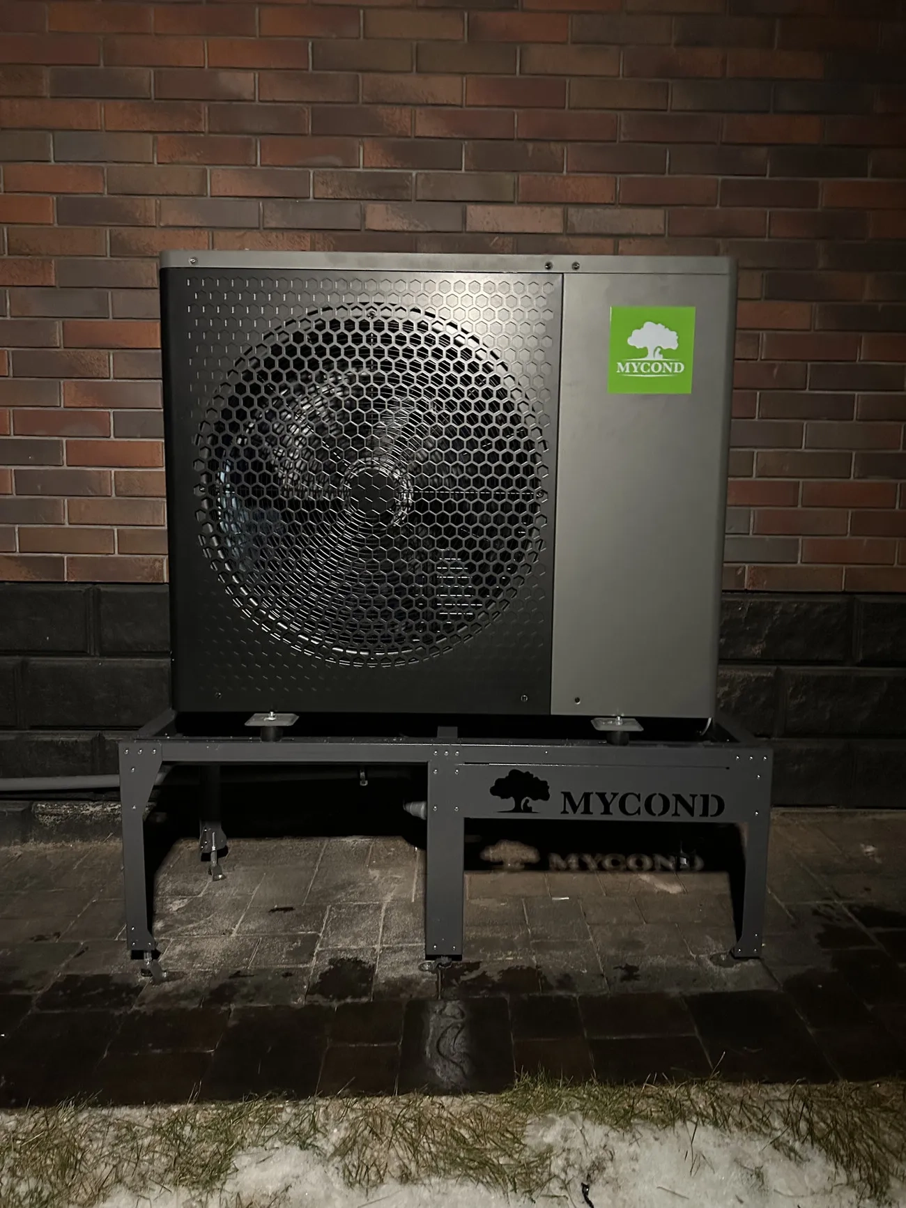 Domek wiejski z pompami ciepła Mycond Split BeeHeat MHS-U12BH