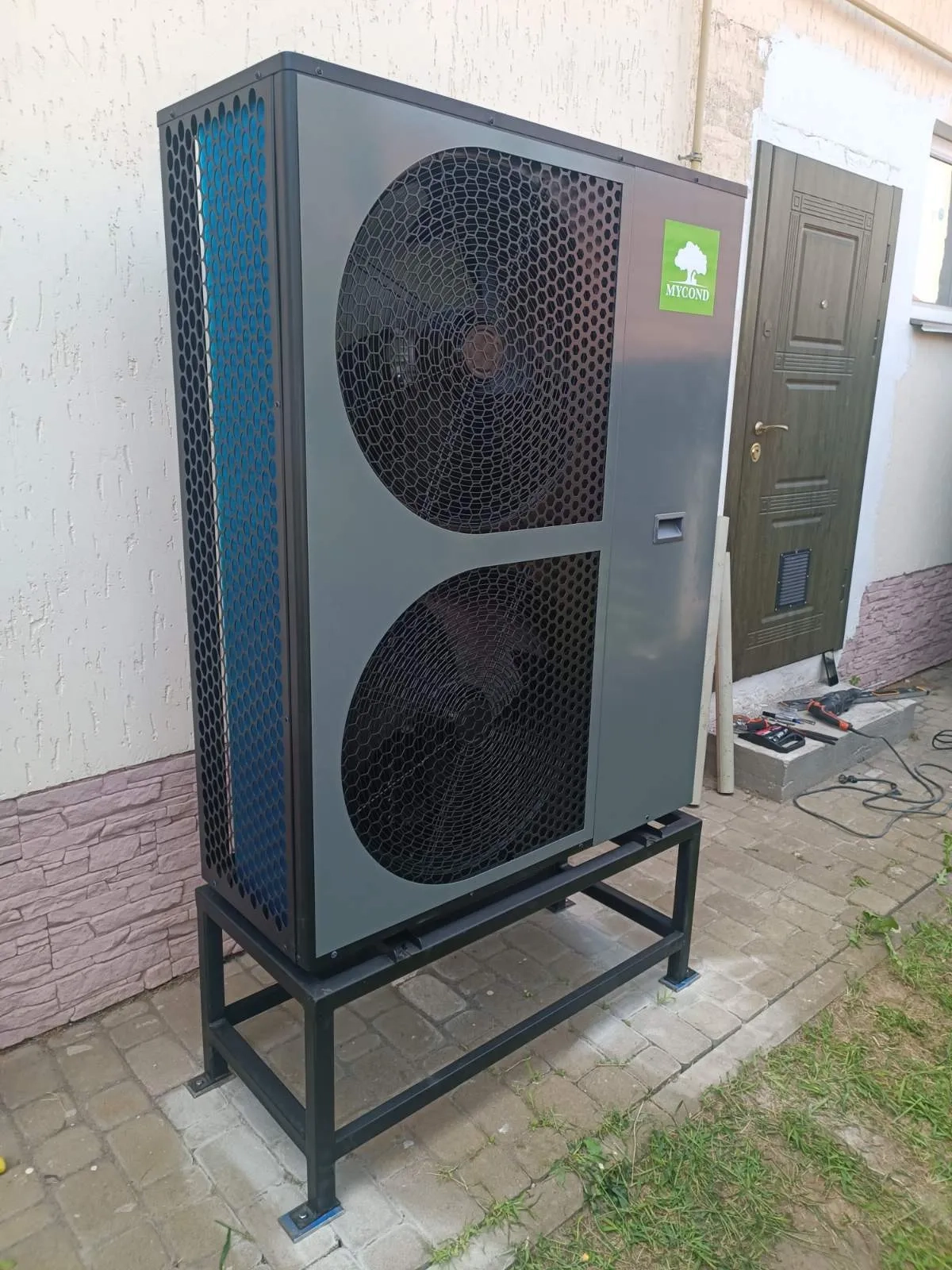 Dom rodzinny z pompą ciepła Mycond BeeThermic