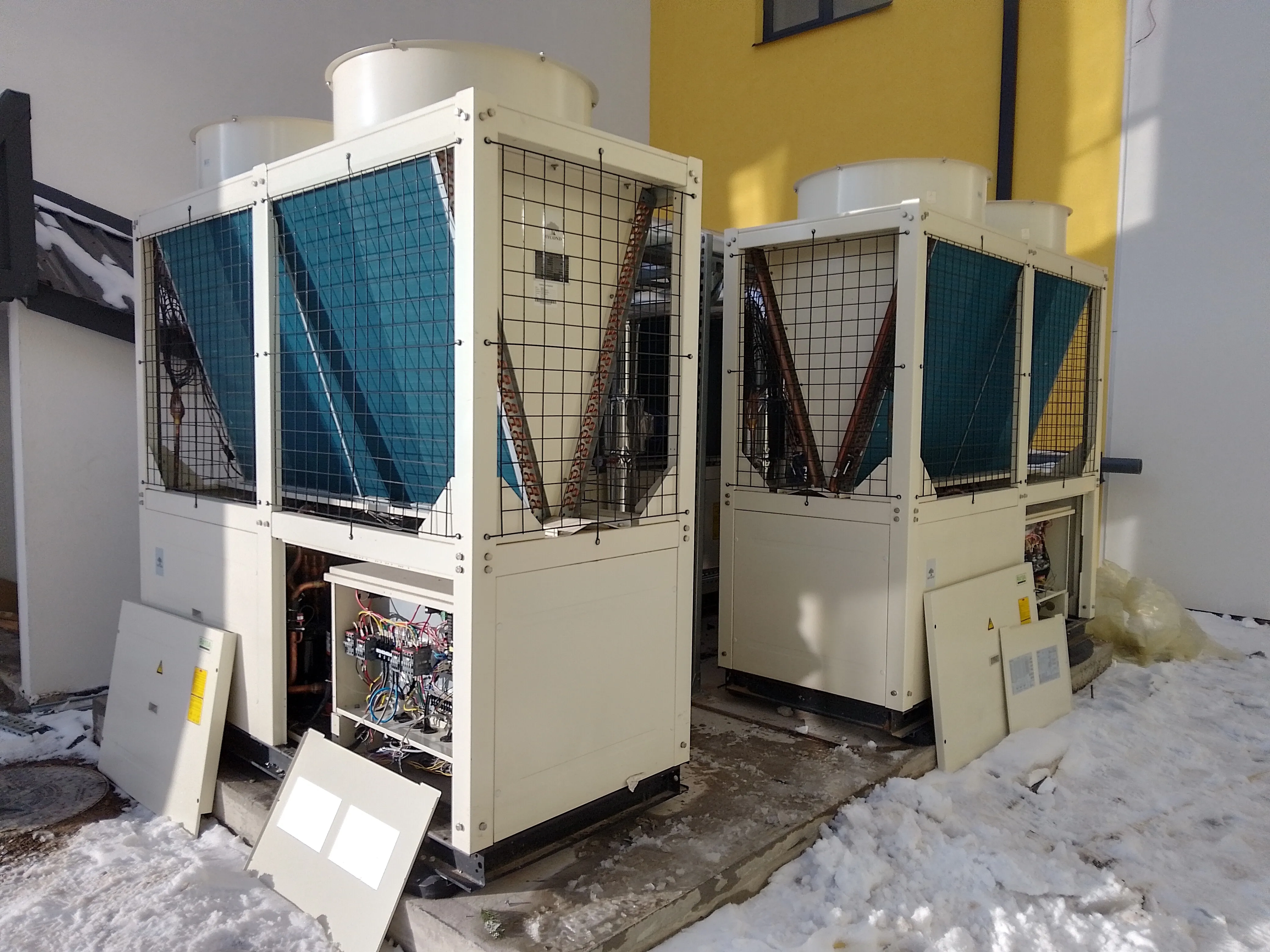 System klimatyzacji komercyjnej zasilany przez pompę ciepła Mycond Modular